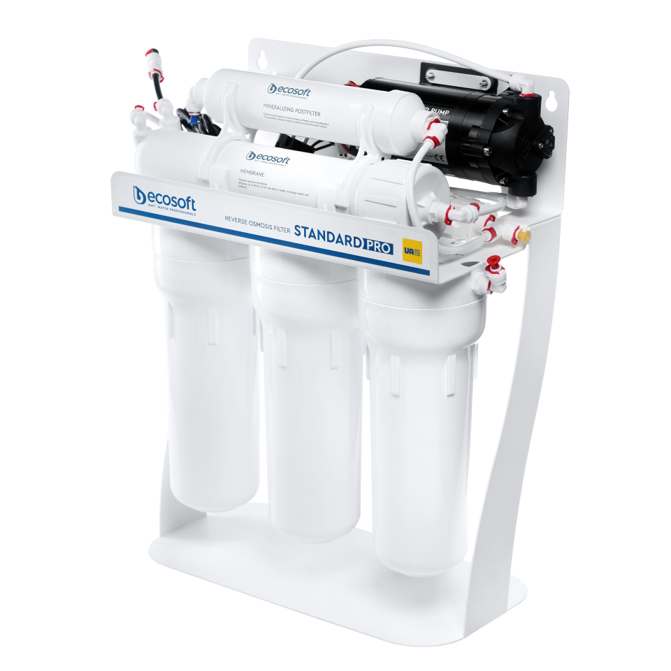 STANDARD PRO reverse osmosis filter with mineralization and pump on metal rack