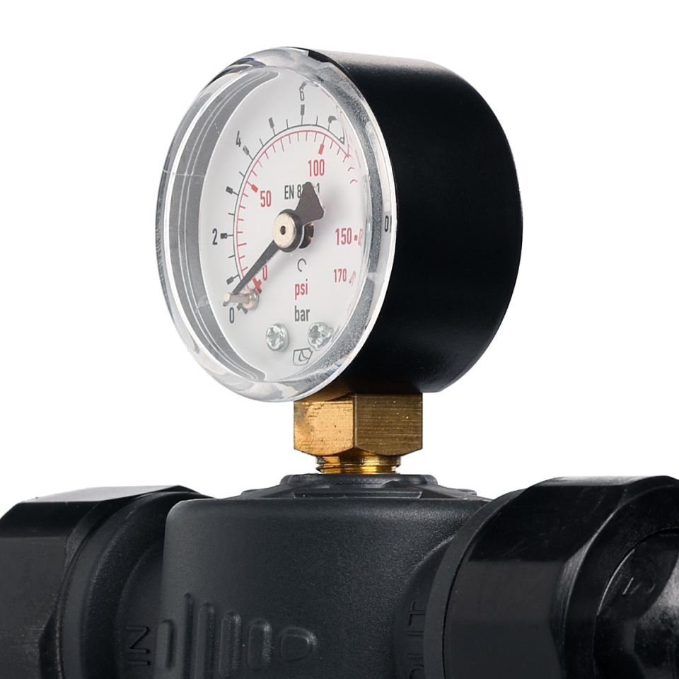 Self-Cleaning PA-R filter with 304 stainless steel mesh cartridges. with ½” FM and ¾” M connection