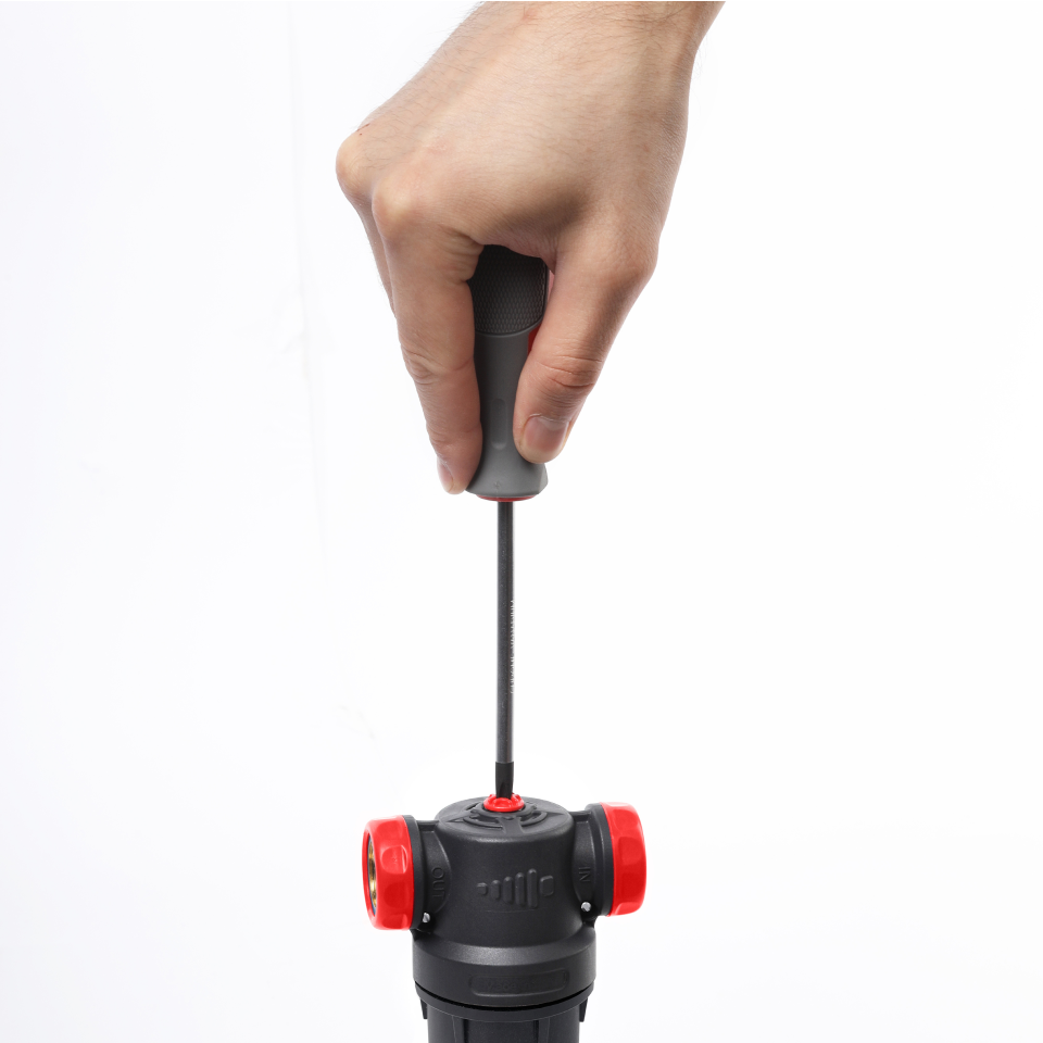 Self-Cleaning PA-R filter with 304 stainless steel mesh cartridges. with ½” FM and ¾” M connection