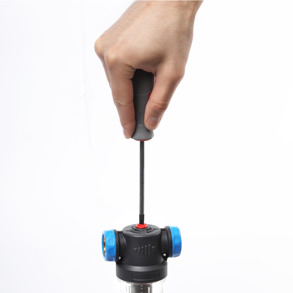 Self-Cleaning SAN filter with 304 stainless steel mesh cartridges with ½” FM and ¾” M connection